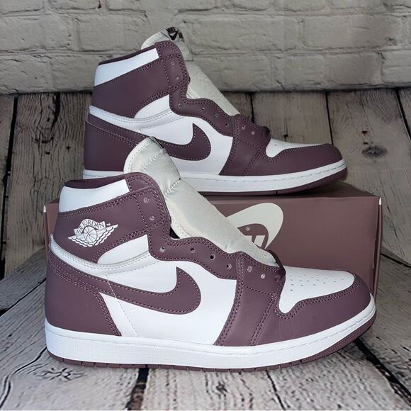 NWT Nike Air Jordan 1 Retro High OG Sneakers Size 10.5 - Picture 14 of 14